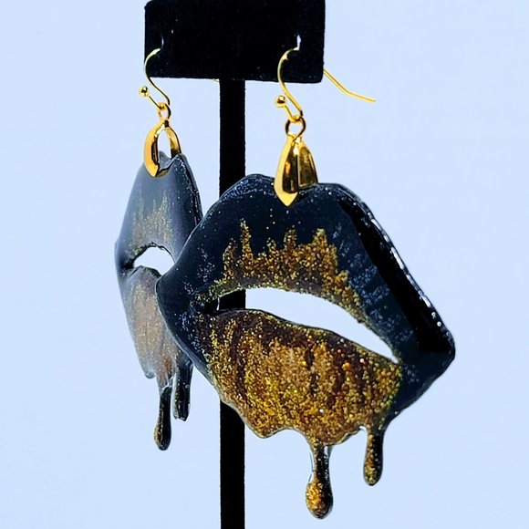⭐️SOLD⭐️🆕MBM "Black Gold" Drip Lip Earrings 3" - Picture 4 of 13